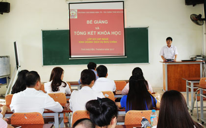 Bế giảng lớp sơ cấp nghề “Kinh doanh dịch vụ bưu chính”